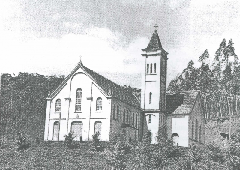 Arquivo:Antiga Igreja de Santa Teresinha sem ampliação.jpg